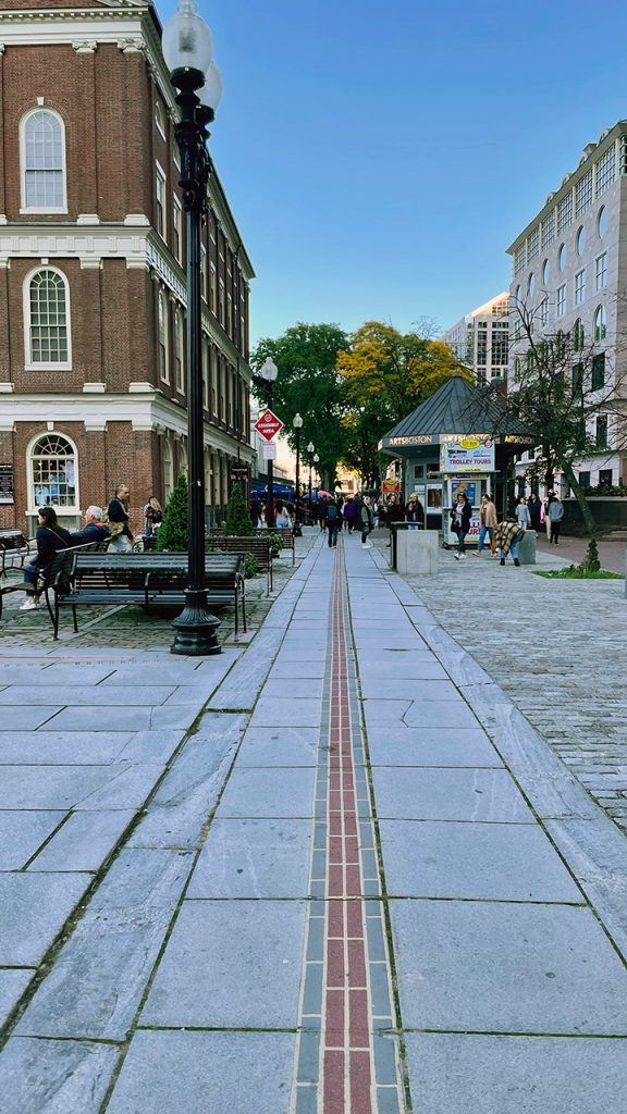 Ligne rouge pavée du Freedom Trail de Boston