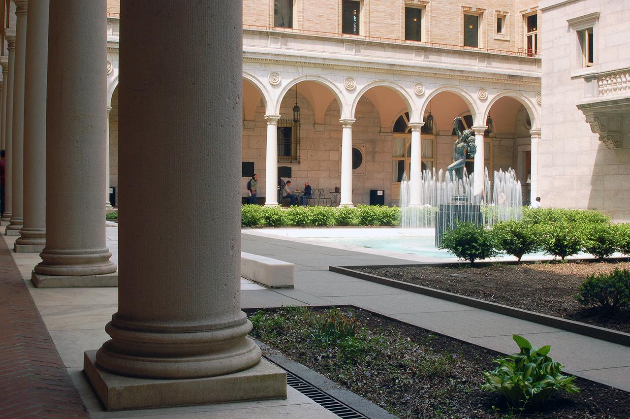 Cour intérieure de la bibliothèque de Boston