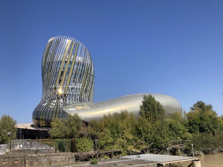 Extérieur de la Cité du vin à Bordeaux