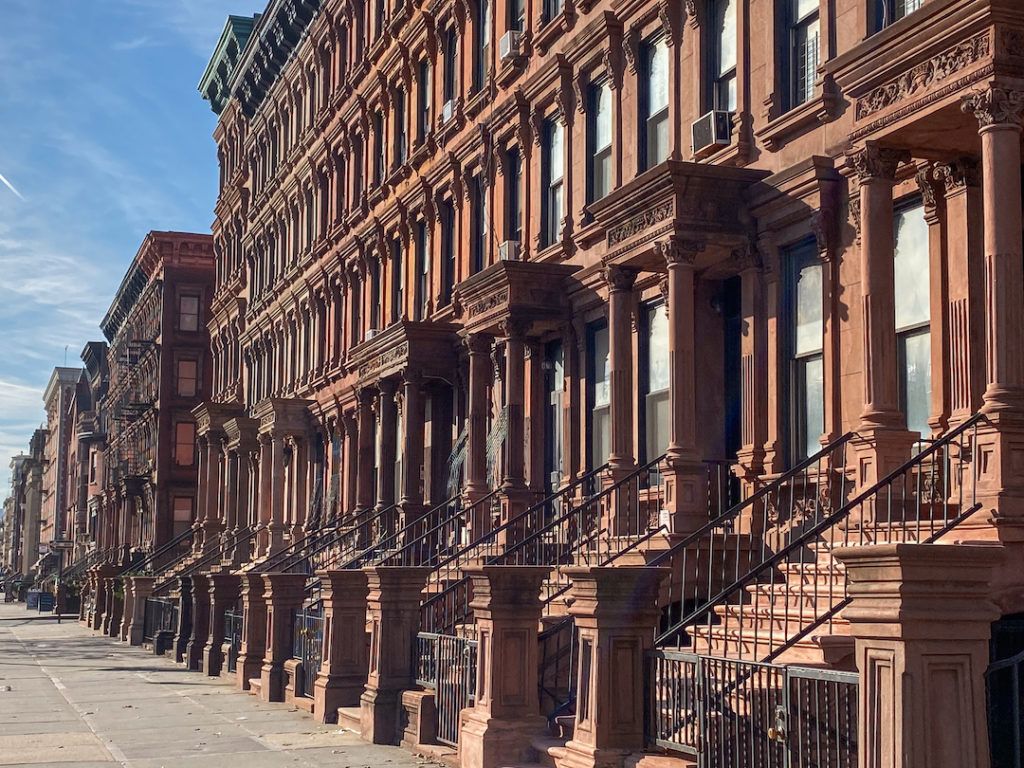 Brownstones de Harlem à New York